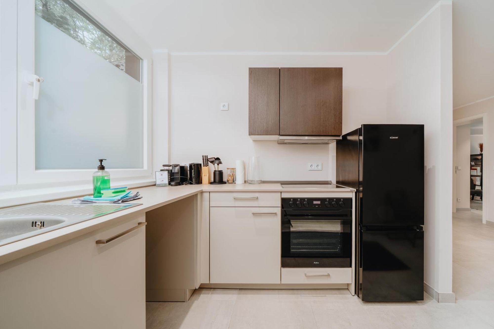 Homely - Huge Terrace, Modern, Quiet, Near Kudamm *