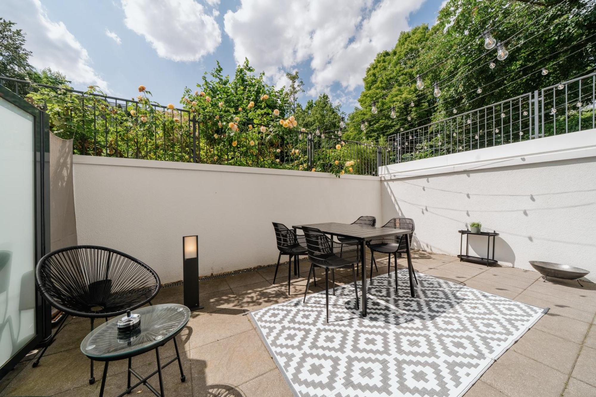 Homely - Huge Terrace, Modern, Quiet, Near Kudamm Berlin