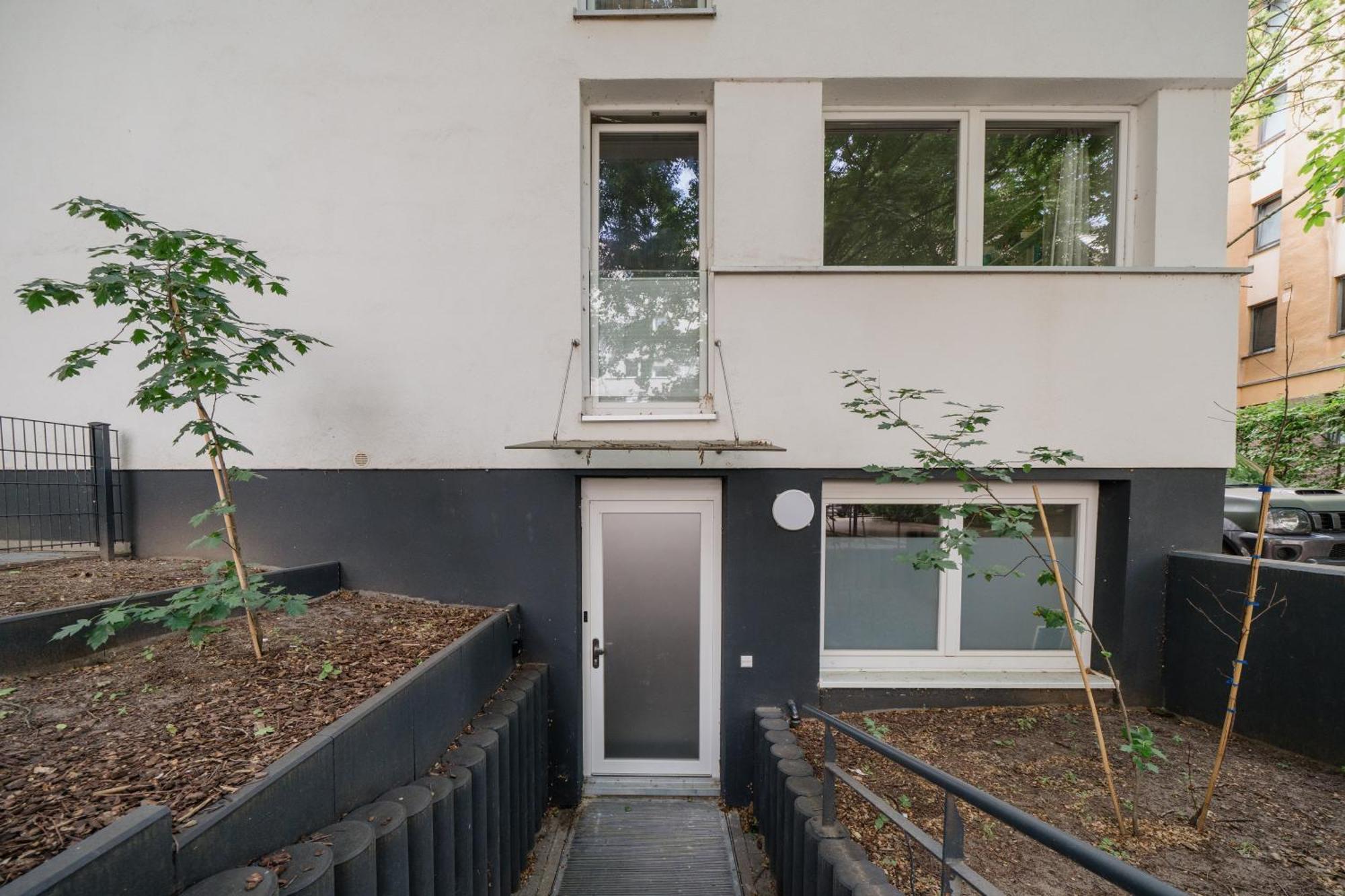 Homely - Huge Terrace, Modern, Quiet, Near Kudamm Berlin