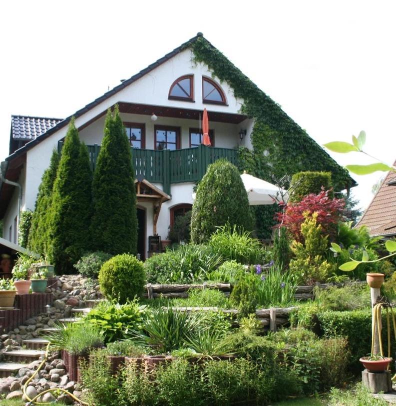 Premium Gruppenunterkunft Fuer Bis Zu 25 Gaeste Im Garten Mit Badefass Semesterbostad Berlin