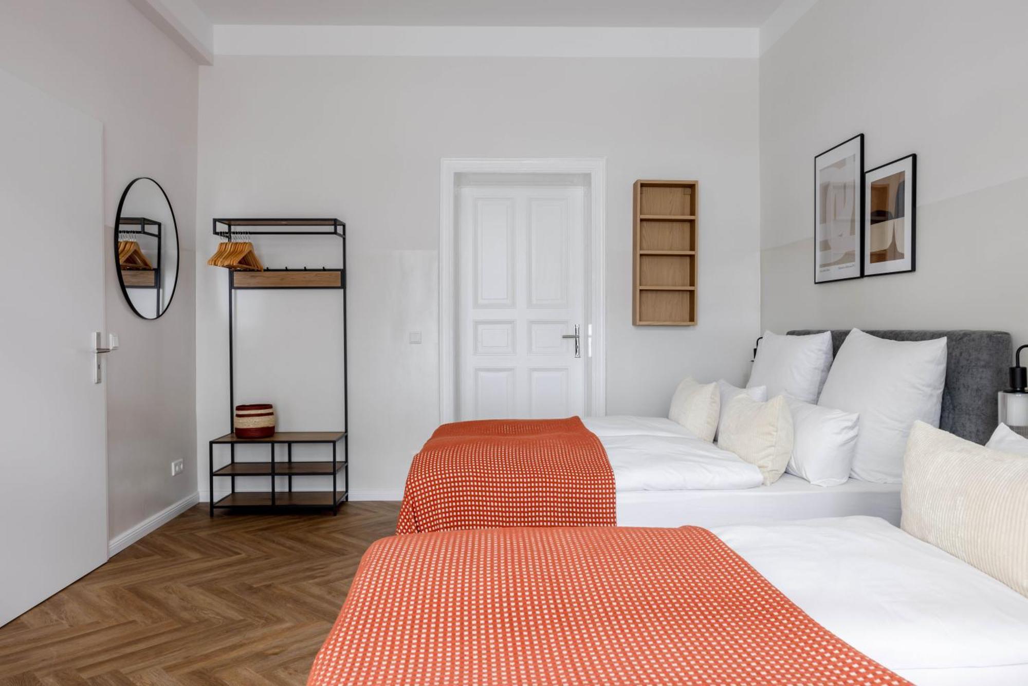 Oomph Minimalist & Mighty - 1 Bedroom Hosting Up To 6 Berlin