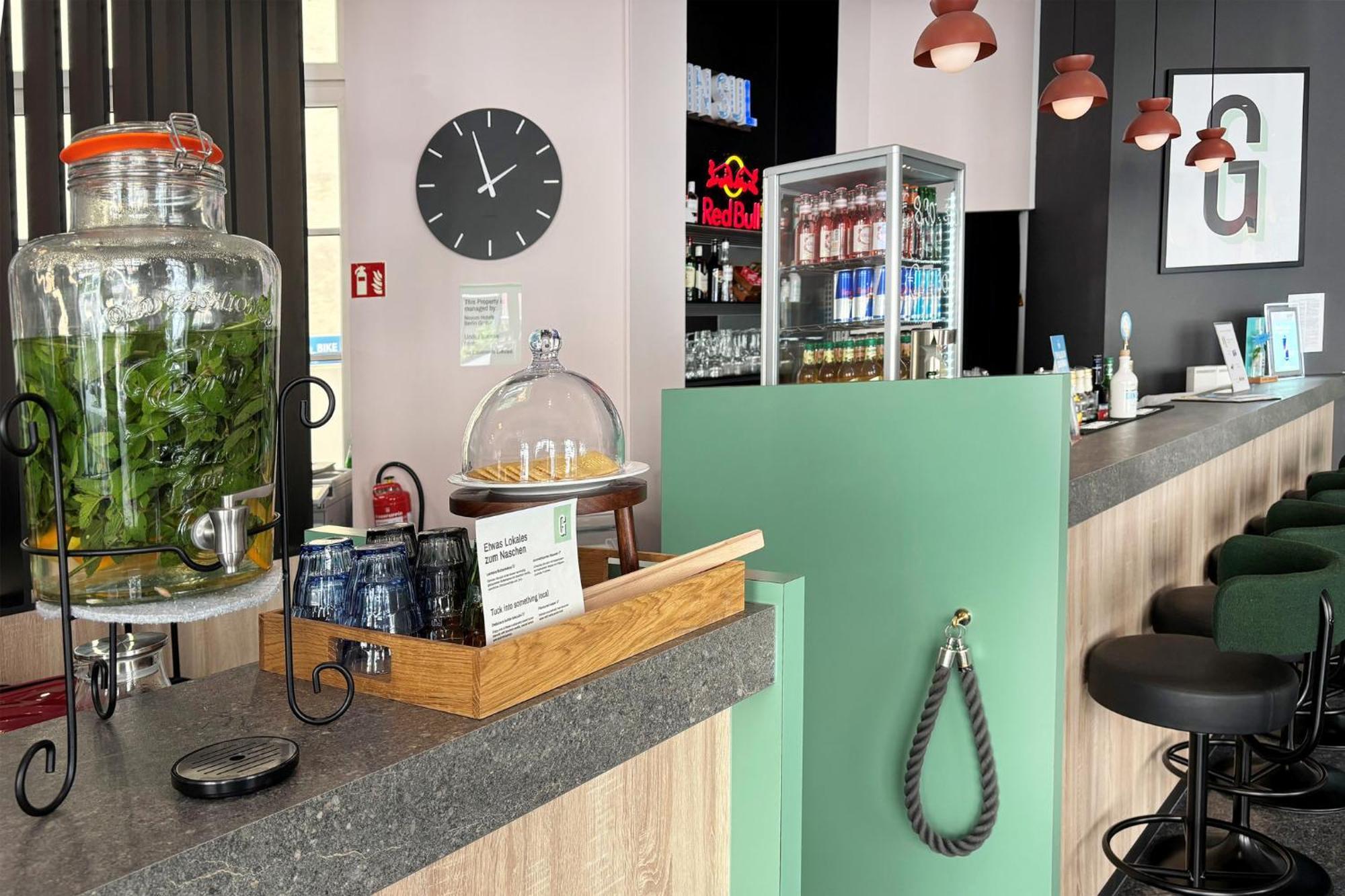 Select Checkpoint Charlie 4*