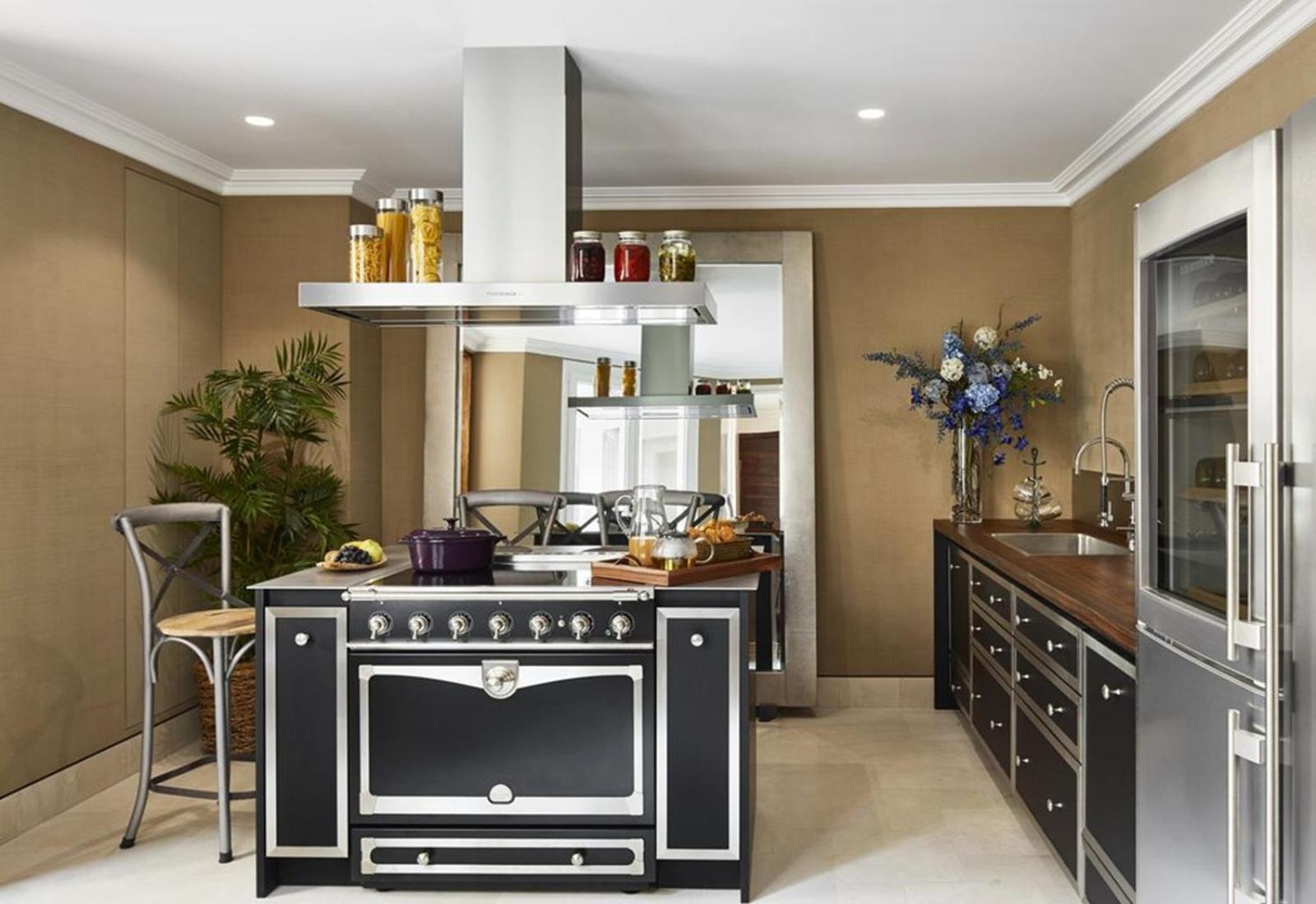 Bright & Modern 4-bedroom In The Heart Of *