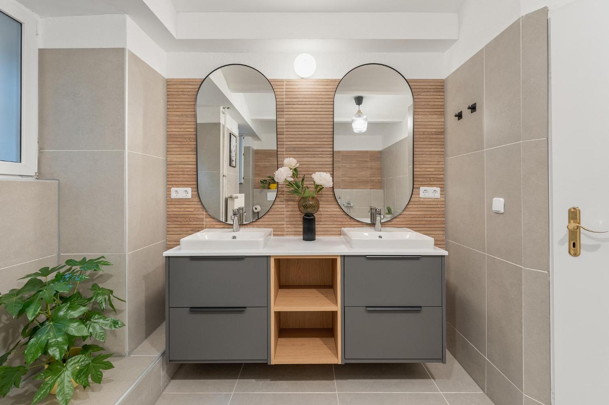 Apartment 33 L With 8 & 3 Bathrooms