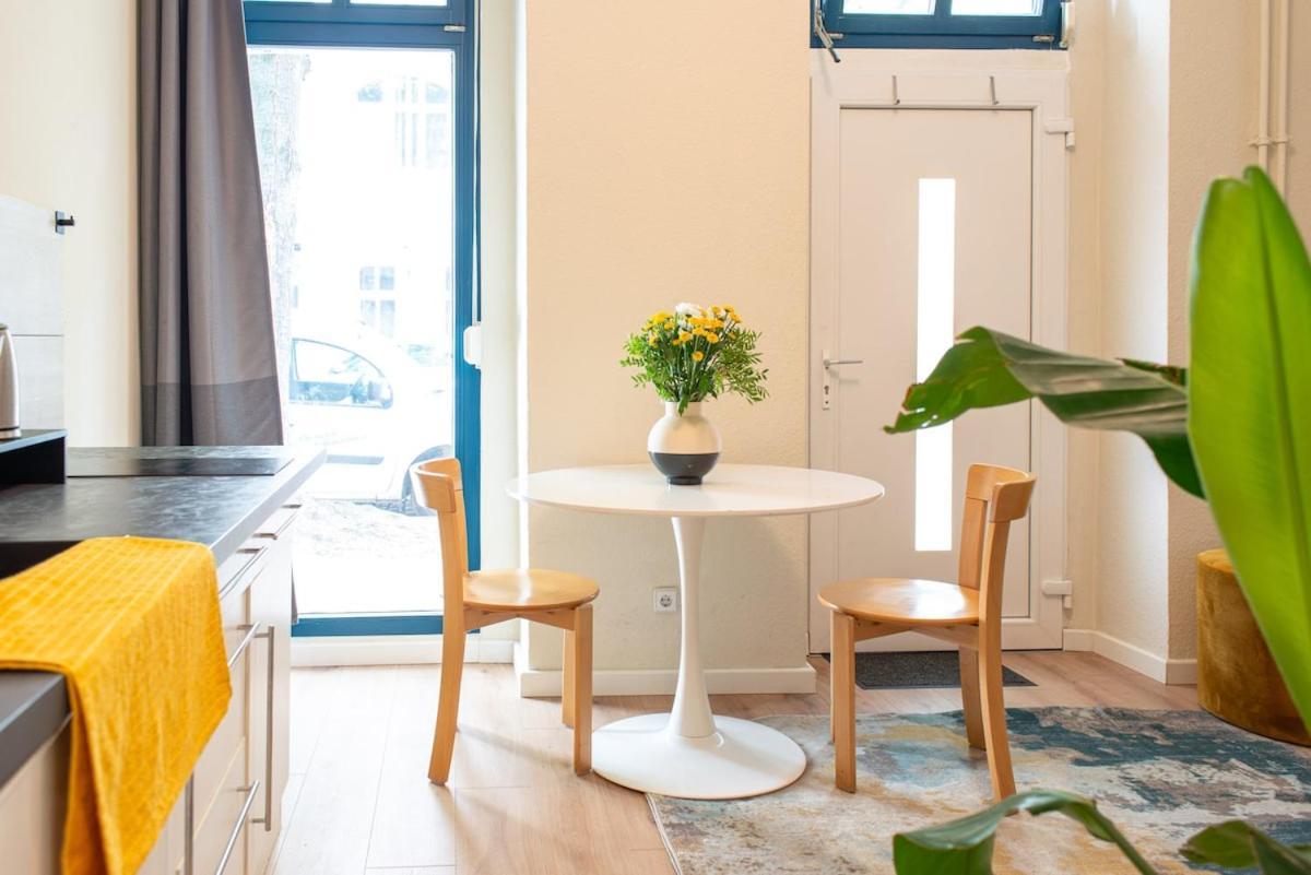 Apartment Chic Boutique *