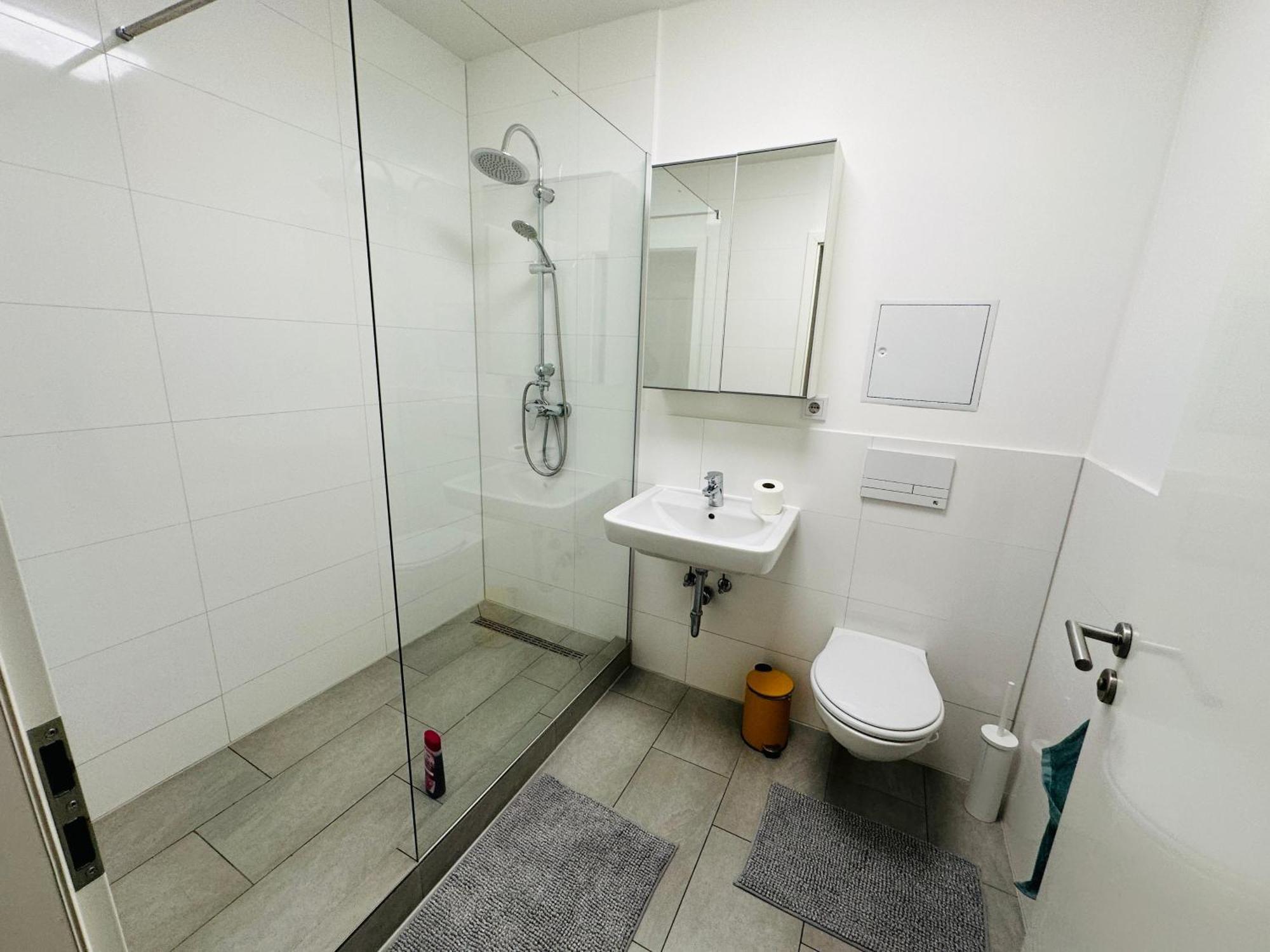 Urban Flats Apartment *