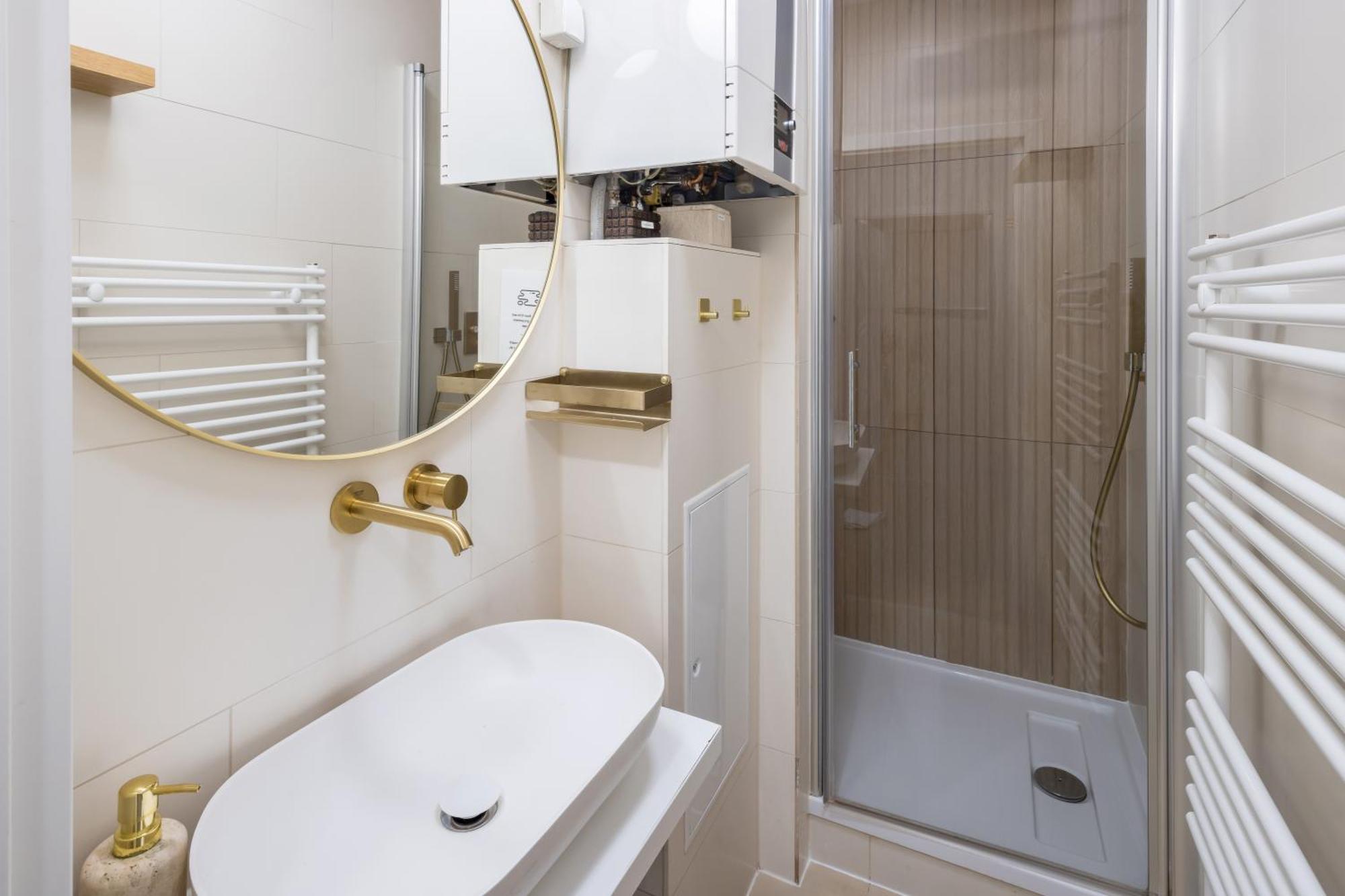 Large And Boutique 5-bedroom * Berlin
