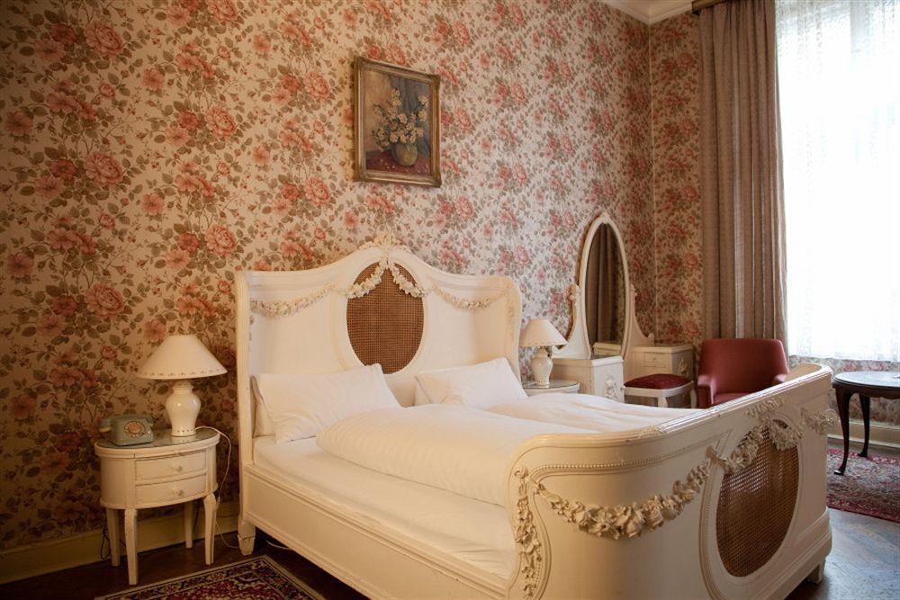 Hotell Hotel-pension Funk Am Kurfuerstendamm