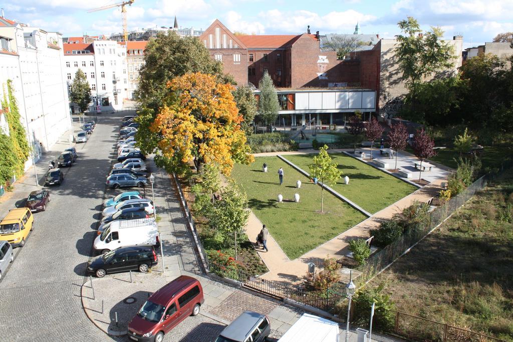 B! Berlin