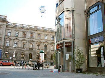 Hotell M68 2*