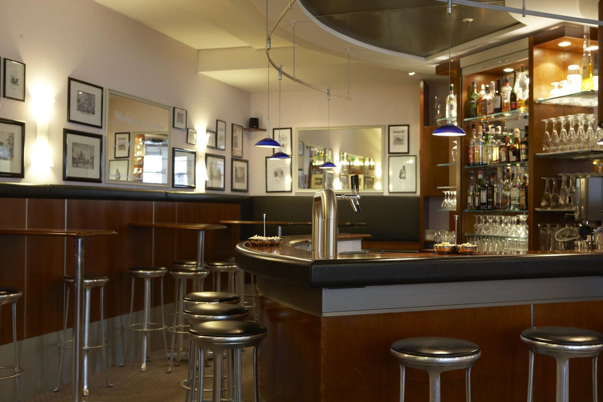 Hotell Intercityhotel Ostbahnhof 3*