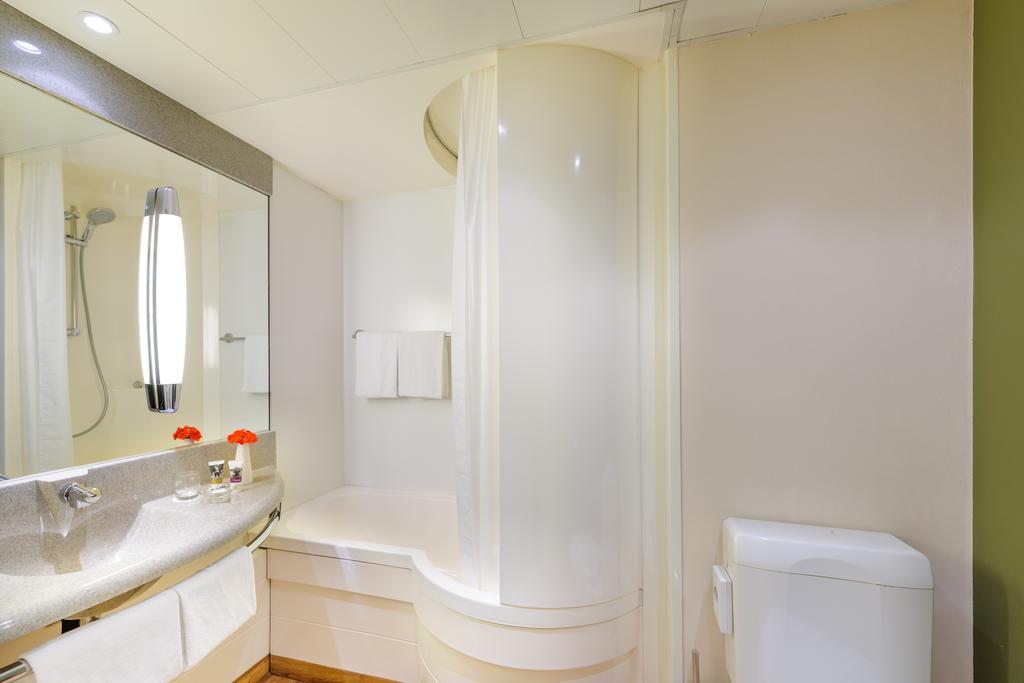Mercure Airport Tegel 4*