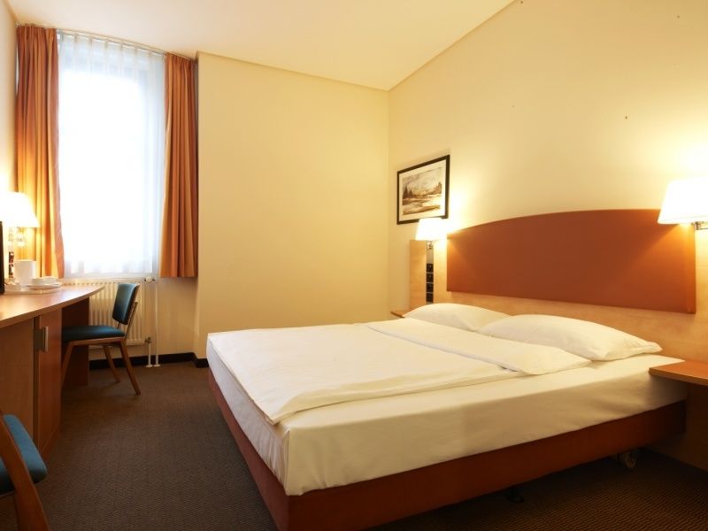 Intercityhotel Ostbahnhof Hotell Berlin