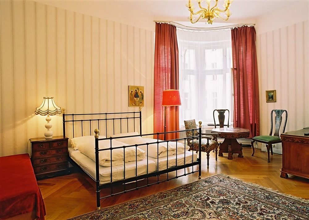 Hotell Hotel-pension Funk Am Kurfuerstendamm