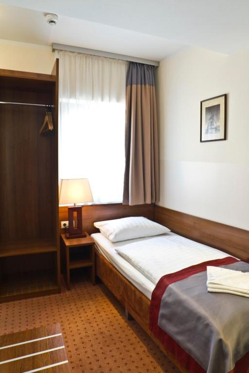 Ivbergs Messe Nord Hotel 3*