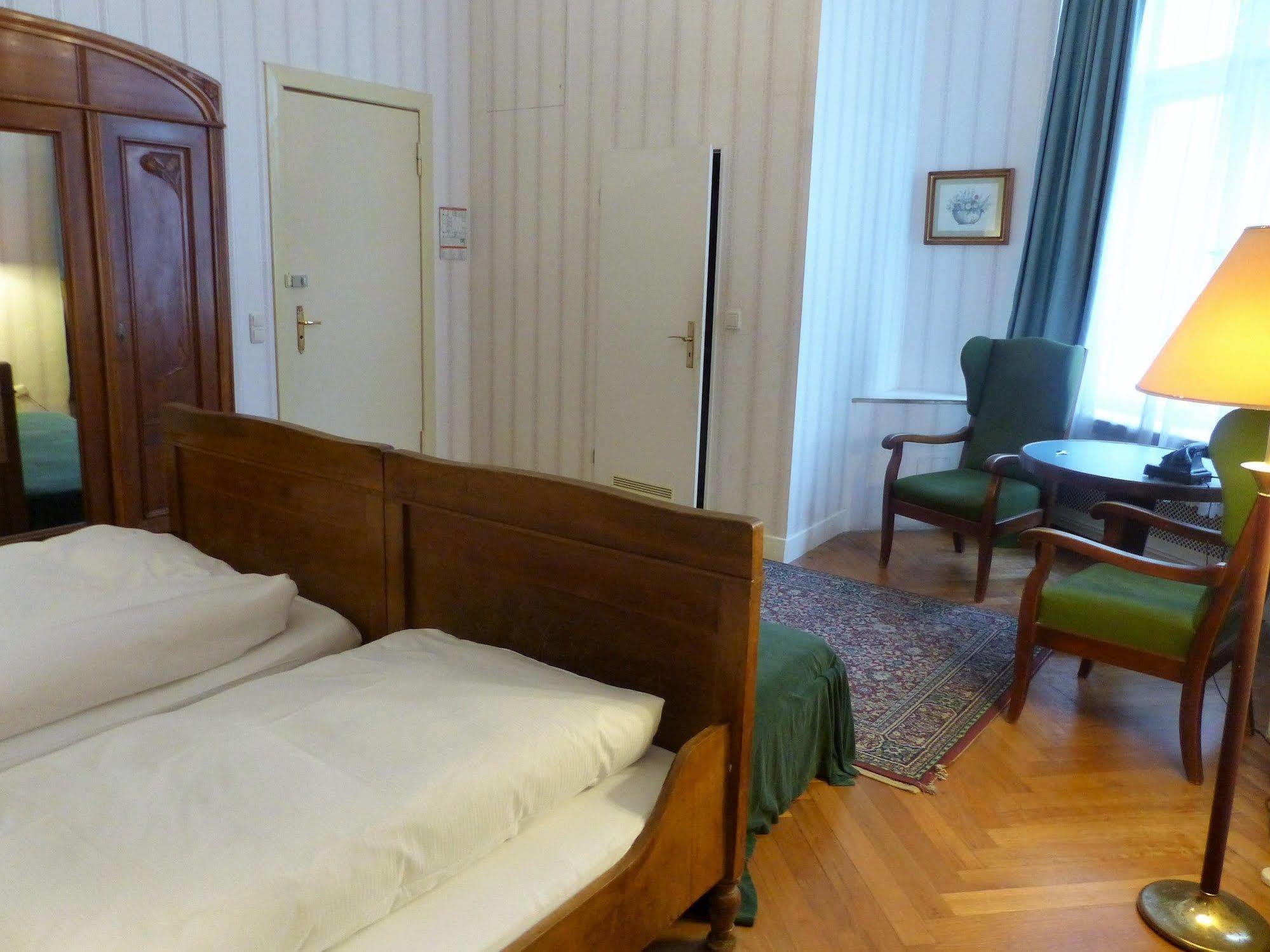 Hotel-pension Funk Am Kurfuerstendamm 3* Berlin
