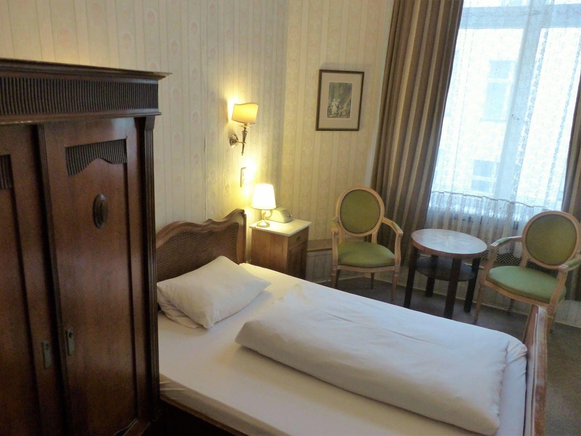 Hotell Hotel-pension Funk Am Kurfuerstendamm 3*