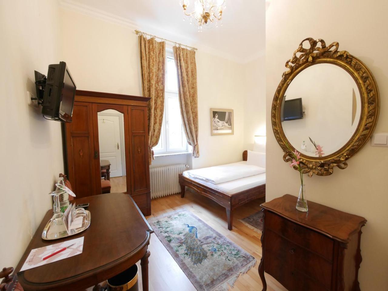 Rotdorn Hotell
