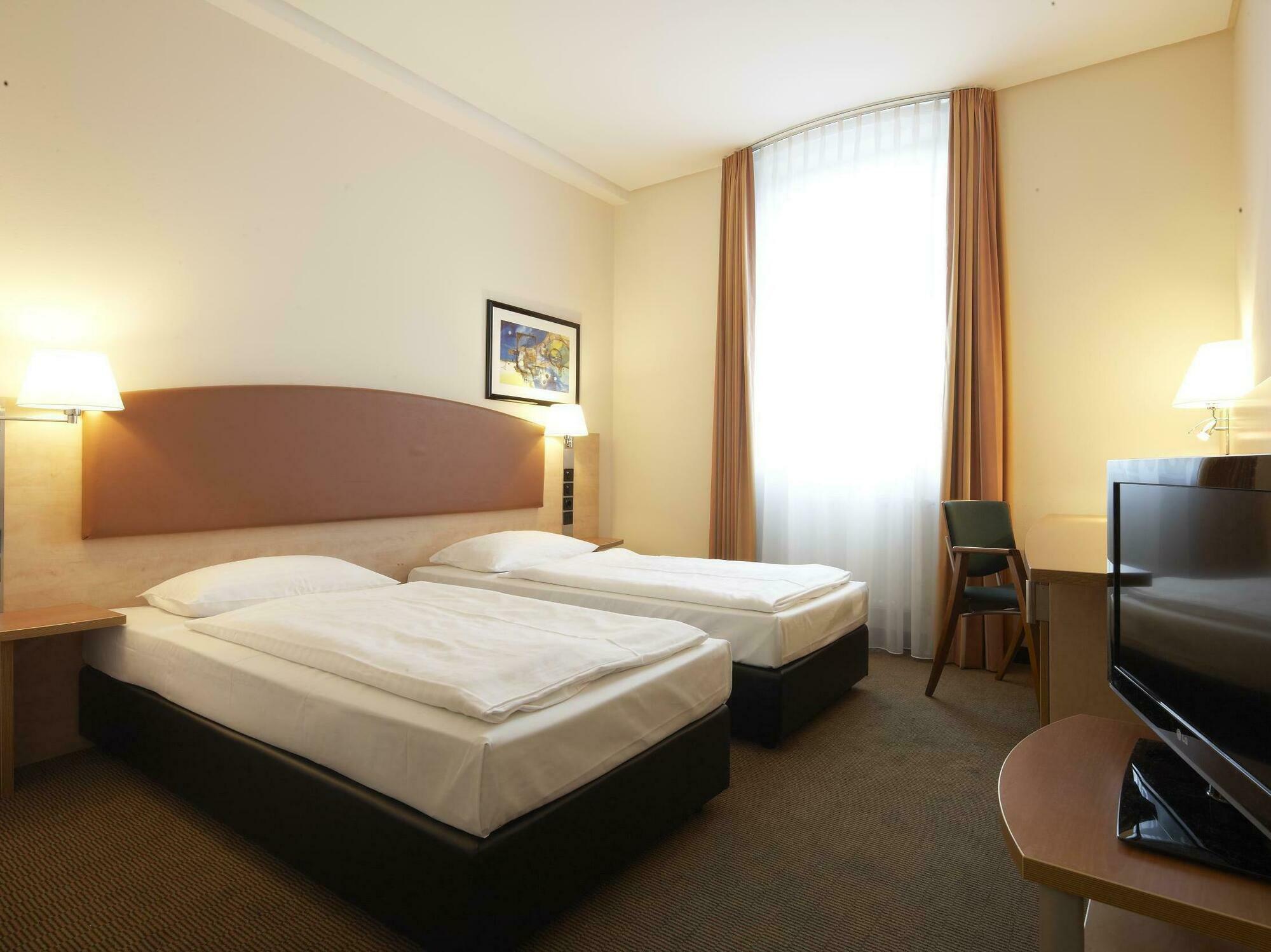 Intercityhotel Ostbahnhof Hotell 3*