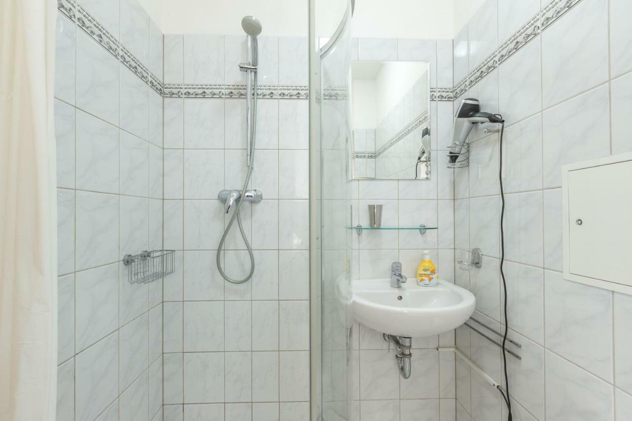 Schönes 2-zimmer-apartment In Kollwitzplatz-nähe * Berlin