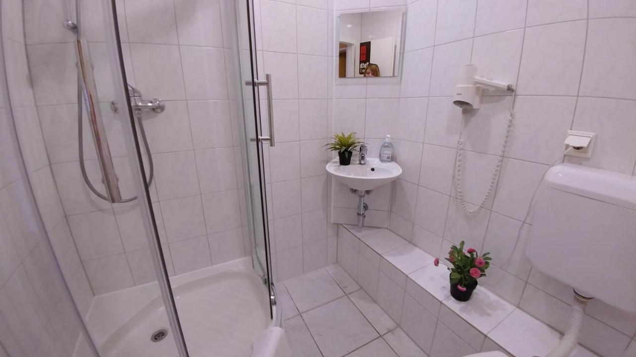 M68 Hotell 2*